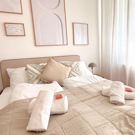 Cozy Apartment In Quiet Location, Fast Train Station 100M Away, Contactless Check-In Wien Exteriör bild