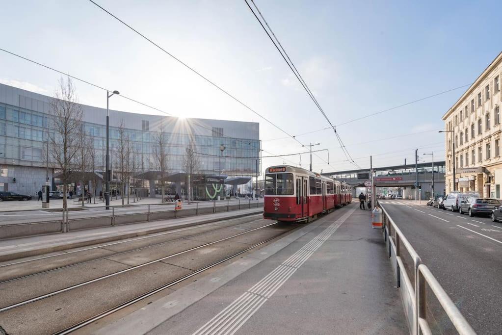 Cozy Apartment In Quiet Location, Fast Train Station 100M Away, Contactless Check-In Wien Exteriör bild